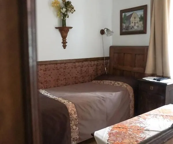 Pont Vendeghaz Konukevi 3*